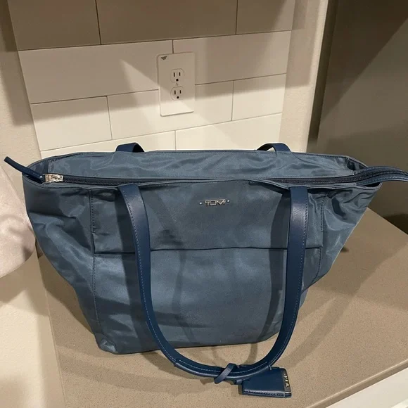 Tumi voyageur nylon tote bag - Picture 2 of 12